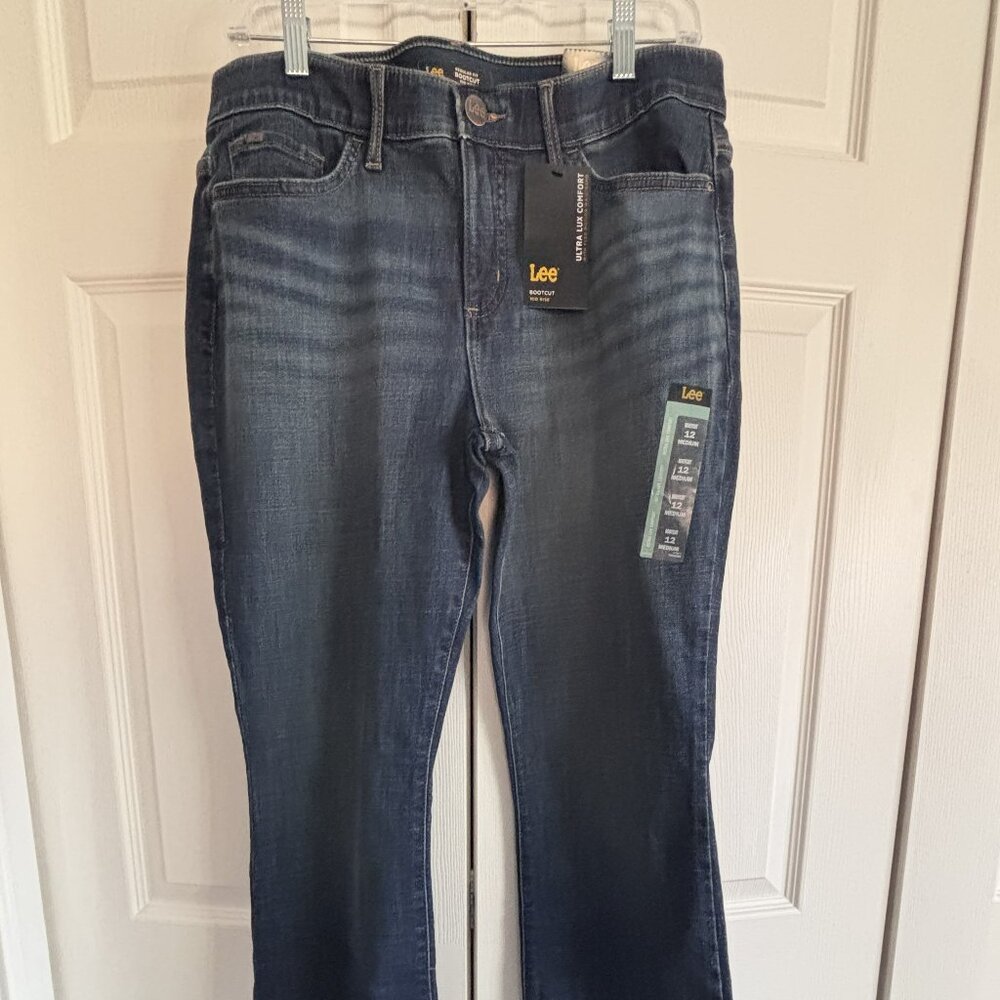 NWT Lee Women’s Stretch Bootcut Jeans | Mid Rise | Size 12 x 32